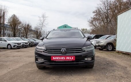 Volkswagen Passat B8 рестайлинг, 2022 год, 2 377 000 рублей, 2 фотография