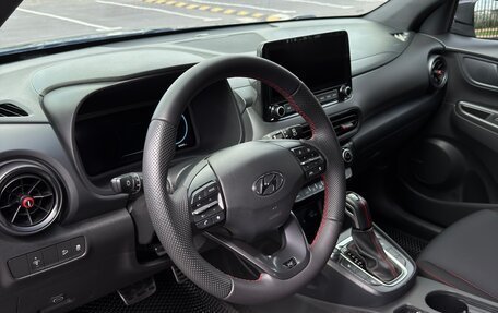 Hyundai Kona I, 2021 год, 1 980 000 рублей, 13 фотография