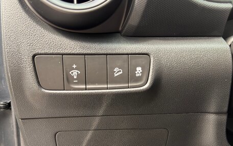 Hyundai Kona I, 2021 год, 1 980 000 рублей, 18 фотография