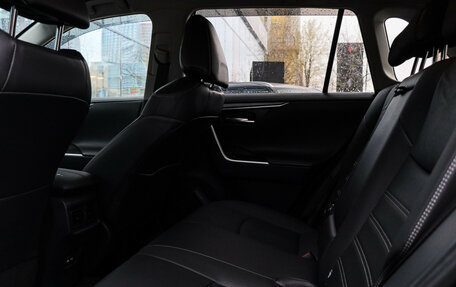 Toyota RAV4, 2021 год, 3 700 000 рублей, 8 фотография