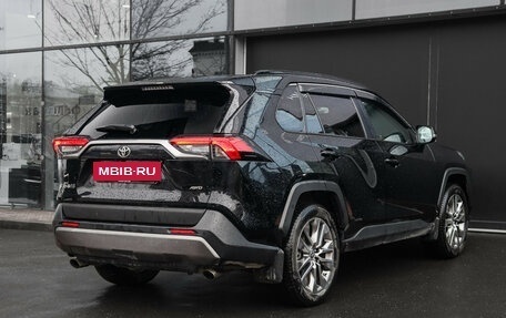 Toyota RAV4, 2021 год, 3 700 000 рублей, 4 фотография