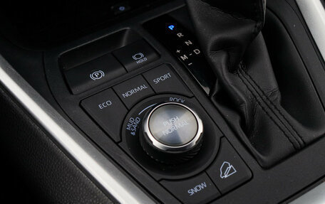 Toyota RAV4, 2021 год, 3 700 000 рублей, 18 фотография