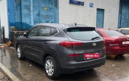 Hyundai Tucson III, 2019 год, 2 300 000 рублей, 2 фотография