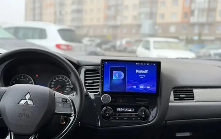 Mitsubishi Outlander III рестайлинг 3, 2014 год, 1 395 000 рублей, 20 фотография