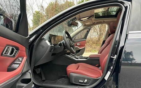 BMW 3 серия, 2023 год, 3 244 800 рублей, 10 фотография