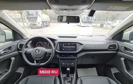 Volkswagen T-Cross I, 2021 год, 1 550 000 рублей, 16 фотография