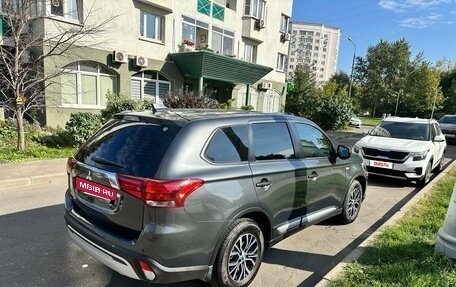 Mitsubishi Outlander III рестайлинг 3, 2021 год, 2 400 000 рублей, 3 фотография
