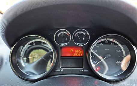 Peugeot 308 II, 2011 год, 610 000 рублей, 24 фотография