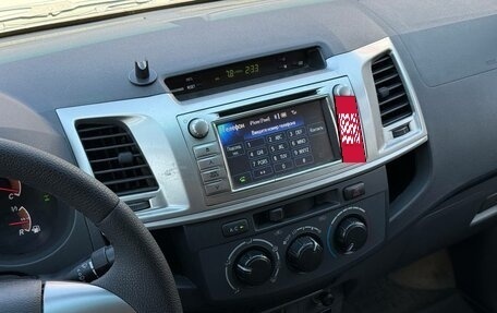 Toyota Hilux VII, 2013 год, 1 840 000 рублей, 16 фотография