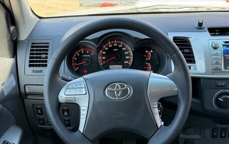 Toyota Hilux VII, 2013 год, 1 840 000 рублей, 23 фотография