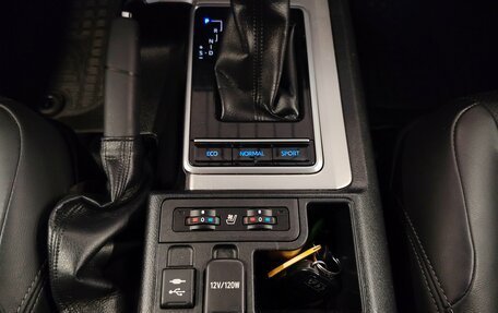 Toyota Land Cruiser Prado 150 рестайлинг 2, 2019 год, 4 790 000 рублей, 15 фотография