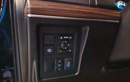 Toyota Land Cruiser Prado 150 рестайлинг 2, 2019 год, 4 790 000 рублей, 13 фотография