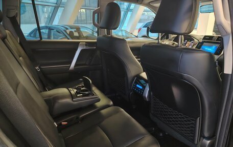 Toyota Land Cruiser Prado 150 рестайлинг 2, 2019 год, 4 790 000 рублей, 9 фотография