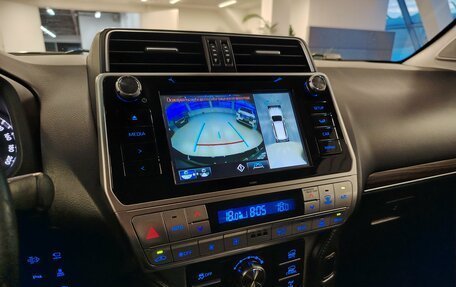 Toyota Land Cruiser Prado 150 рестайлинг 2, 2019 год, 4 790 000 рублей, 20 фотография