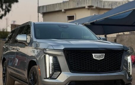 Cadillac Escalade V, 2025 год, 17 272 000 рублей, 3 фотография