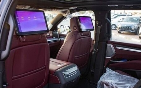 Cadillac Escalade V, 2025 год, 24 687 000 рублей, 15 фотография