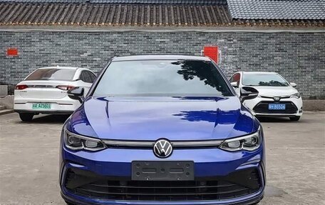 Volkswagen Golf VIII, 2023 год, 2 095 000 рублей, 2 фотография