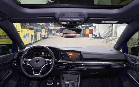 Volkswagen Golf VIII, 2023 год, 2 095 000 рублей, 18 фотография