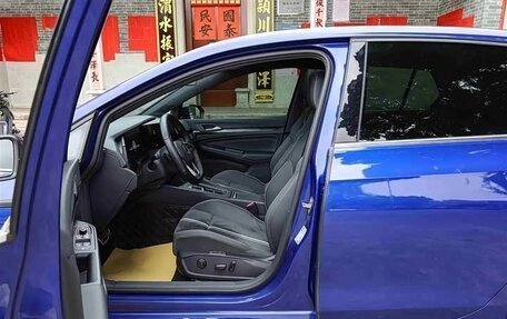 Volkswagen Golf VIII, 2023 год, 2 095 000 рублей, 25 фотография