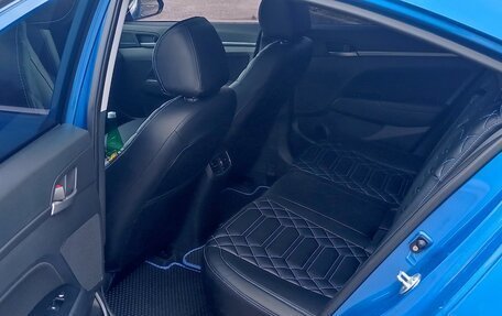 Hyundai Elantra VI рестайлинг, 2017 год, 1 700 000 рублей, 8 фотография