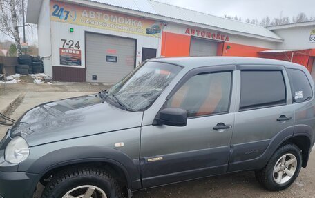 Chevrolet Niva I рестайлинг, 2017 год, 600 000 рублей, 2 фотография