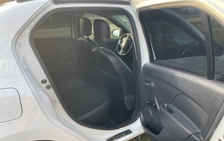 Renault Logan II, 2018 год, 750 000 рублей, 9 фотография