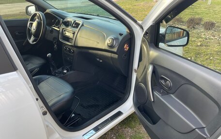 Renault Logan II, 2018 год, 750 000 рублей, 8 фотография