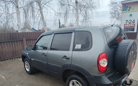 Chevrolet Niva I рестайлинг, 2017 год, 600 000 рублей, 6 фотография