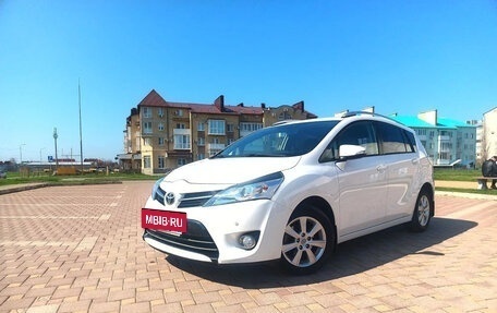 Toyota Verso I, 2014 год, 1 800 000 рублей, 3 фотография