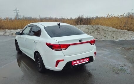 KIA Rio IV, 2017 год, 1 000 000 рублей, 4 фотография