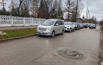Toyota Noah III, 2008 год, 1 100 000 рублей, 1 фотография