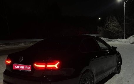 Volkswagen Jetta VI, 2013 год, 985 000 рублей, 1 фотография