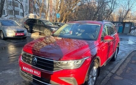 Volkswagen Tiguan II, 2021 год, 2 850 000 рублей, 1 фотография