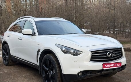 Infiniti FX II, 2011 год, 1 850 000 рублей, 1 фотография