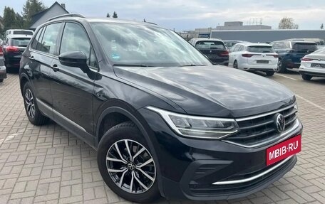 Volkswagen Tiguan II, 2022 год, 2 172 000 рублей, 1 фотография