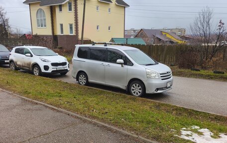 Toyota Noah III, 2008 год, 1 100 000 рублей, 2 фотография