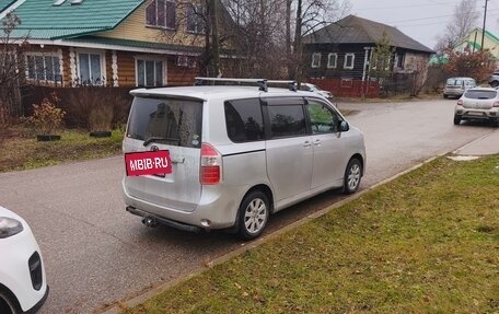 Toyota Noah III, 2008 год, 1 100 000 рублей, 4 фотография