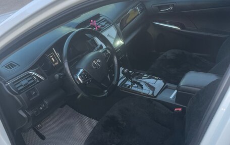 Toyota Camry, 2015 год, 2 250 000 рублей, 14 фотография