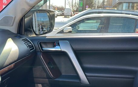 Toyota Land Cruiser Prado 150 рестайлинг 2, 2015 год, 3 590 000 рублей, 11 фотография