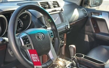 Toyota Land Cruiser Prado 150 рестайлинг 2, 2015 год, 3 590 000 рублей, 9 фотография