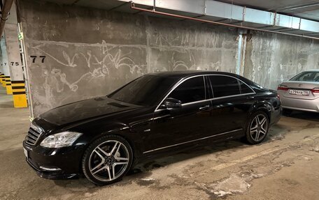 Mercedes-Benz S-Класс, 2012 год, 1 900 000 рублей, 17 фотография