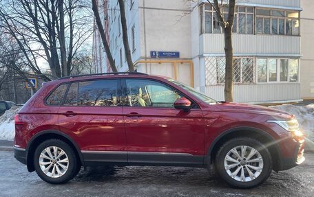 Volkswagen Tiguan II, 2021 год, 2 850 000 рублей, 10 фотография