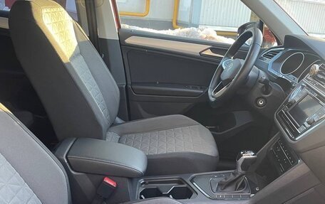 Volkswagen Tiguan II, 2021 год, 2 850 000 рублей, 20 фотография