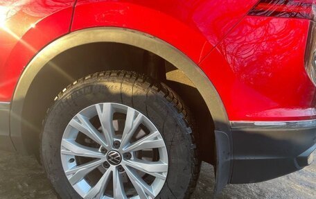 Volkswagen Tiguan II, 2021 год, 2 850 000 рублей, 13 фотография