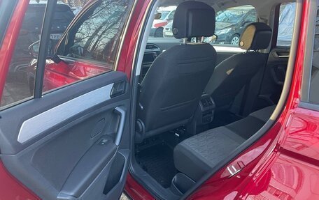 Volkswagen Tiguan II, 2021 год, 2 850 000 рублей, 23 фотография