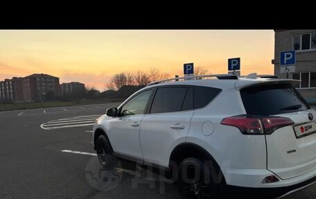Toyota RAV4, 2016 год, 2 300 000 рублей, 2 фотография