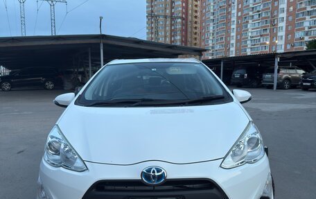 Toyota Aqua I, 2016 год, 850 000 рублей, 2 фотография