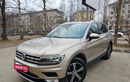 Volkswagen Tiguan II, 2017 год, 2 950 000 рублей, 2 фотография