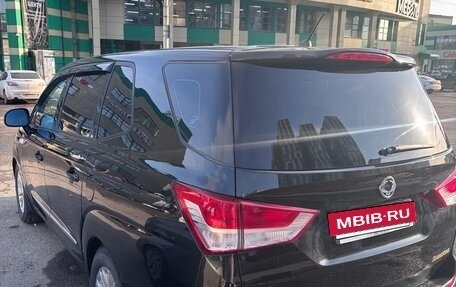 SsangYong Stavic, 2014 год, 1 380 000 рублей, 4 фотография