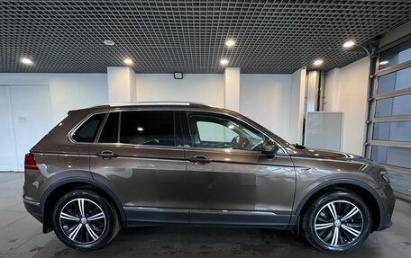 Volkswagen Tiguan II, 2018 год, 2 675 000 рублей, 2 фотография